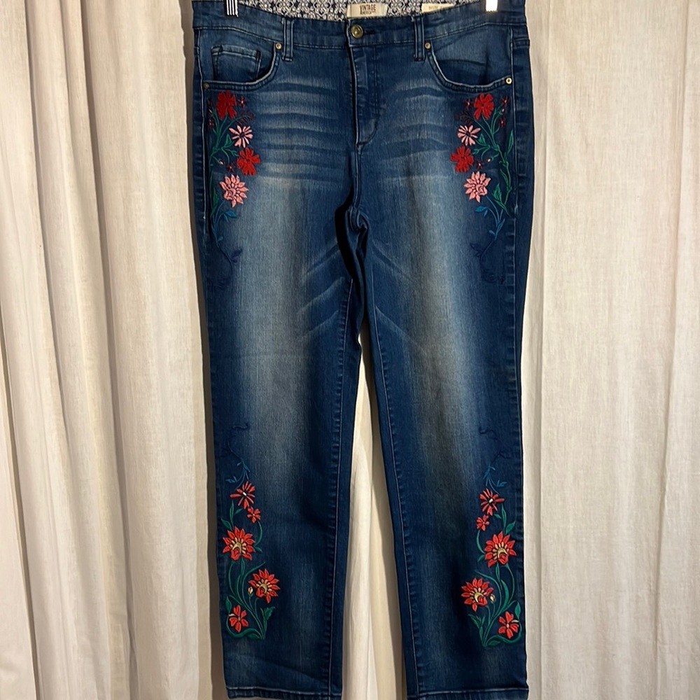 Vintage America Blues floral embroidered 5-pocket“Bestie” jean